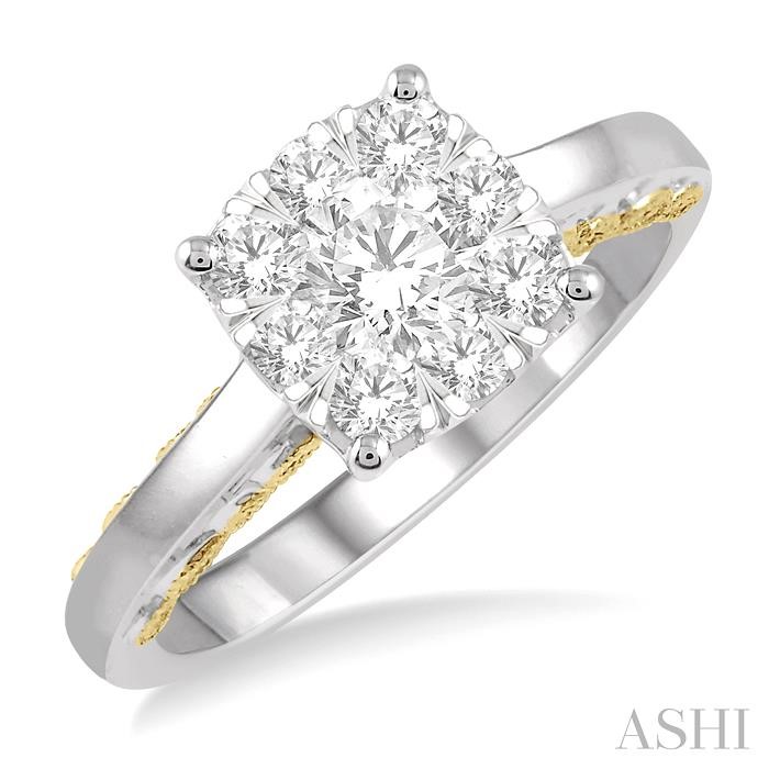 LOVEBRIGHT ESSENTIAL DIAMOND ENGAGEMENT RING